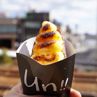 こんがり焼き目がついたテイクアウトスイーツのスライド写真